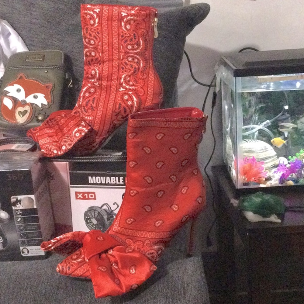 Bandanna bow high heels !🥰👀